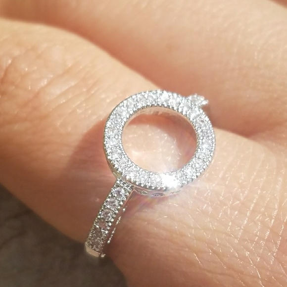 everrealli Jewelry - Silver Circle Halo Ring